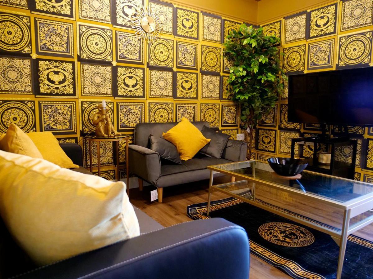 Ultra Deluxe Versace Apartment Near Sheffield Full Sky Tv Rotherham Exterior foto